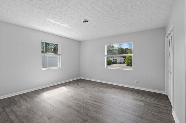 Building Photo - Beautifully maintained 2-bed/2-bath single-family residence is available for rent in one of West ...