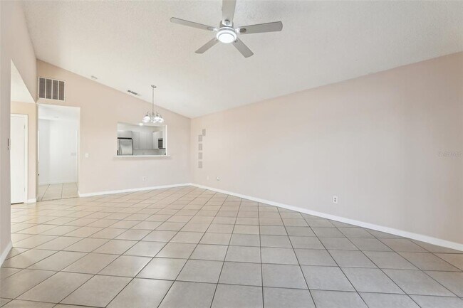 Building Photo - 118 Pinewood Cir