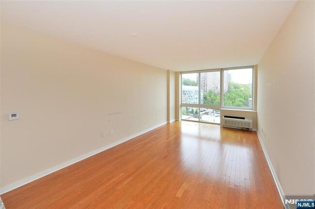 Building Photo - 1111 Hudson Park