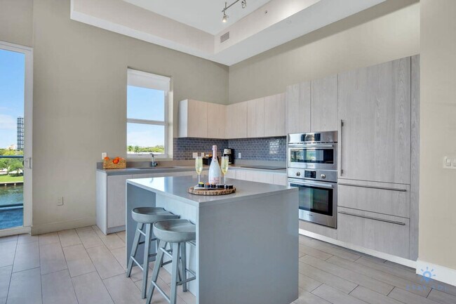 Building Photo - 4112 Jimmy Buffett Mem Hwy