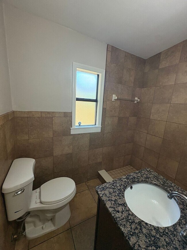 Building Photo - 3 Bed / 2 Bath Single-Family Home Near Downtown Eustis