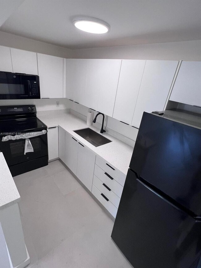 Building Photo - 7820 NE Bayshore Ct