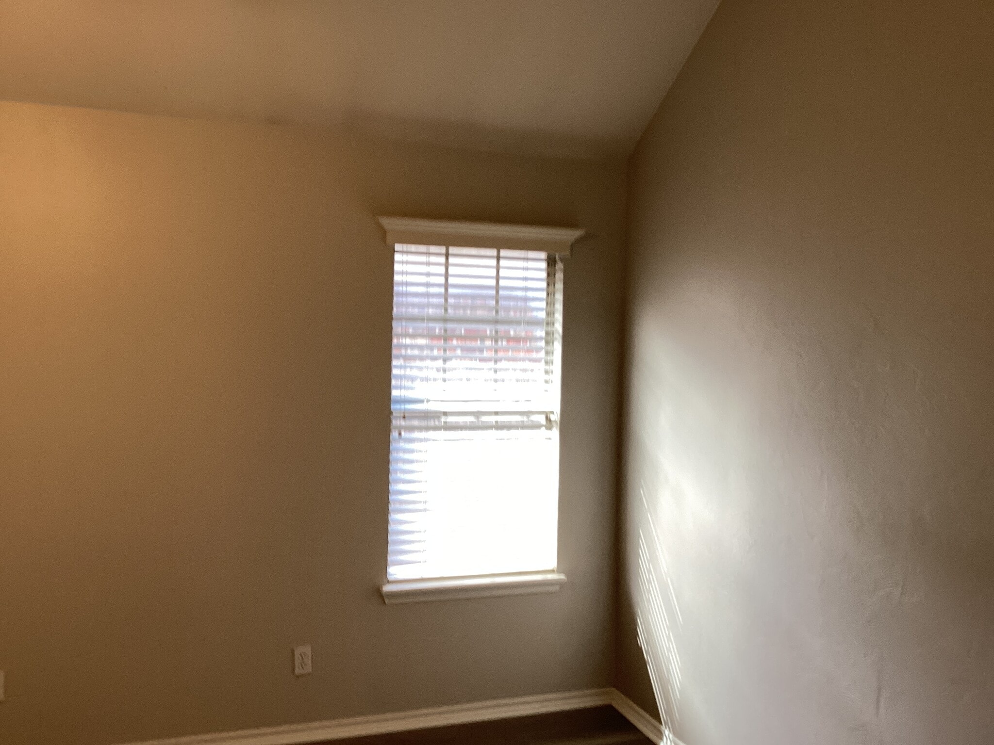 Building Photo - 17533 Zinc Dr