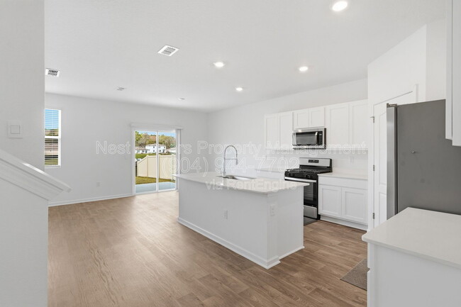 Building Photo - 190 Ardila Cir