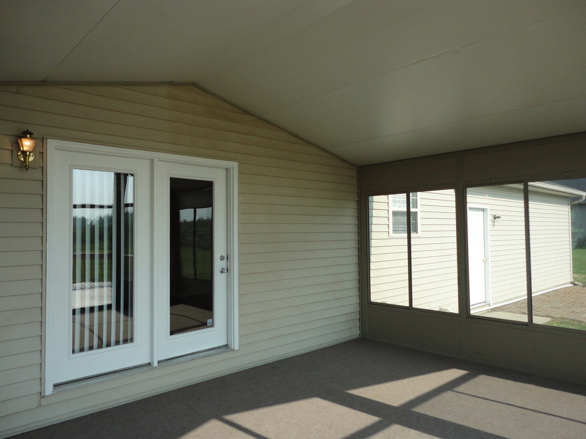 Building Photo - 912 N Garver Rd