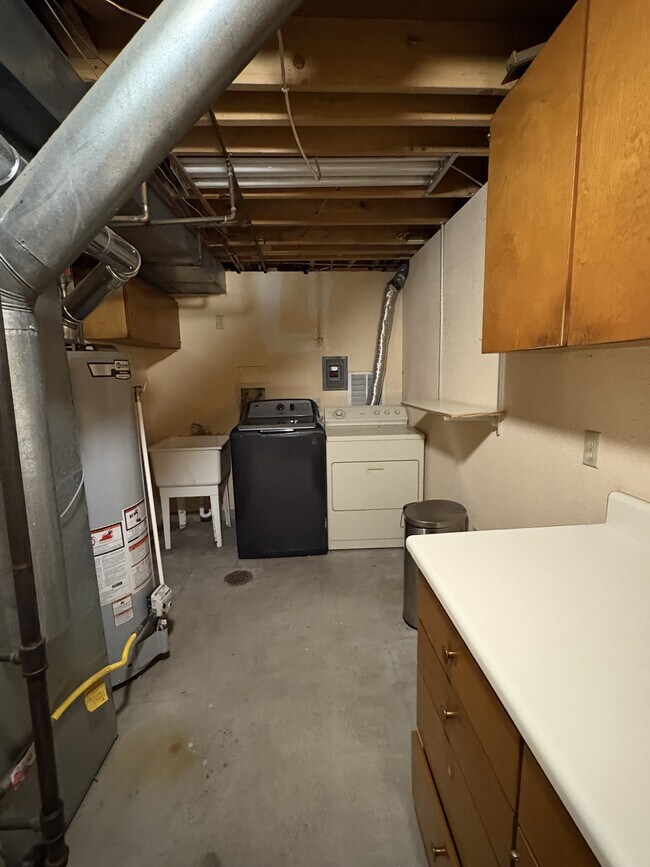 Building Photo - 230 Reed Ave