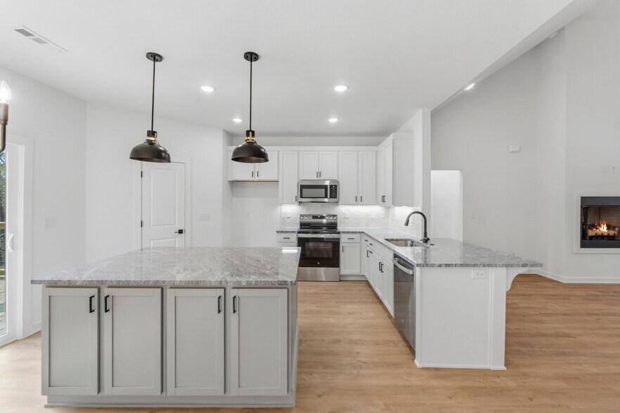 Building Photo - 98 Selkirk Dr