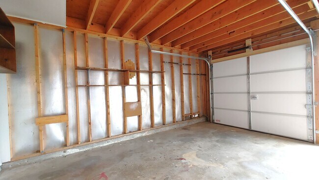 Building Photo - Appealing 3 Bedroom, 2 Bath Home In The NW...