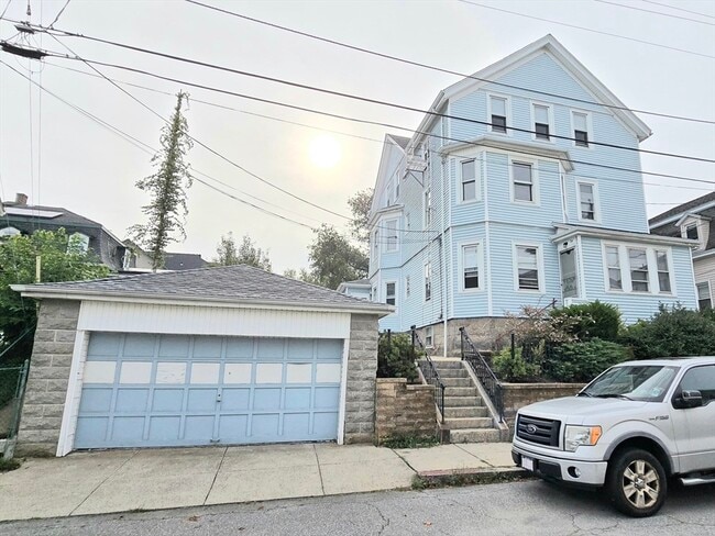 Primary Photo - 24 Ash St