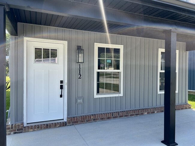 Building Photo - 112 State Hwy 1611