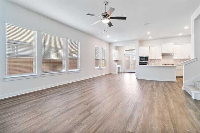 Building Photo - 217 Snowbell St