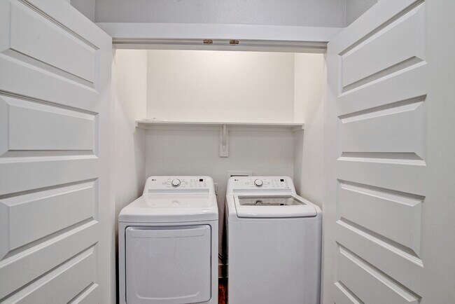 Building Photo - 28325 Birnham Woods Dr