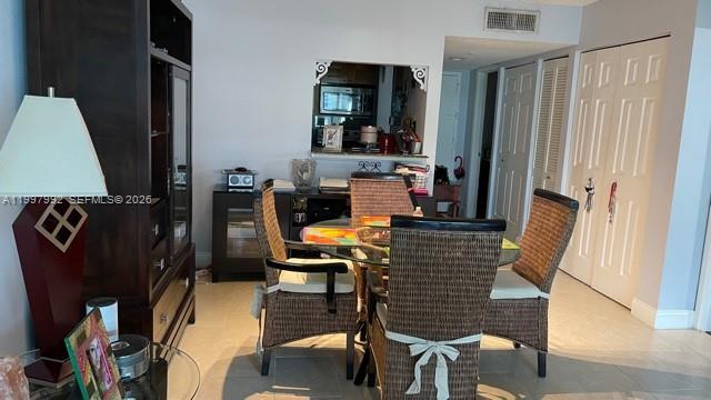 Building Photo - 100 Lakeview Dr