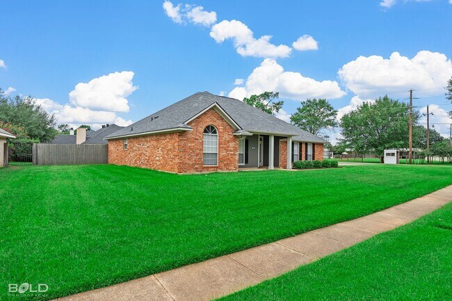 Building Photo - Check Out this 3 bed 2 bath in Bossier!!