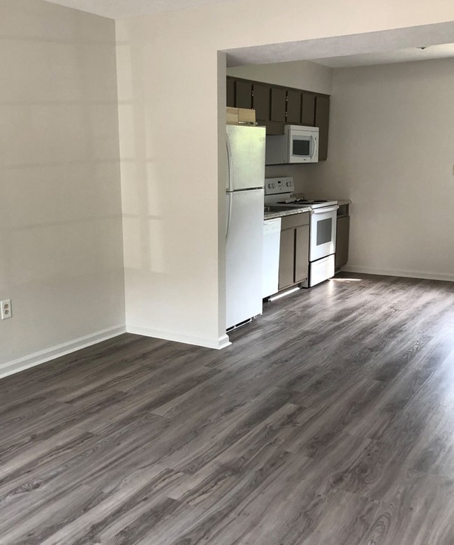 Interior Photo - Evergreen Townhouses