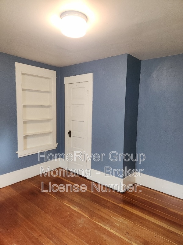 Building Photo - 529 Brooks St