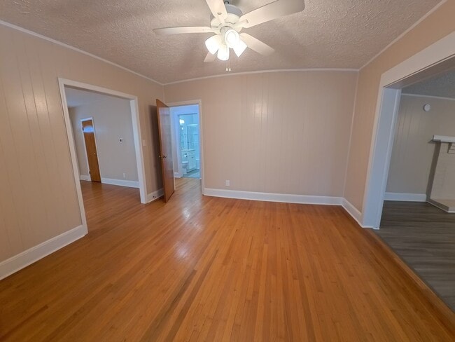 Building Photo - Home on three acre lot with garage