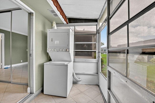 Building Photo - 94 Valencia C