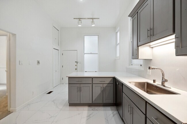 Building Photo - 1406 Post St