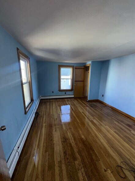 Building Photo - 61 Tufts St