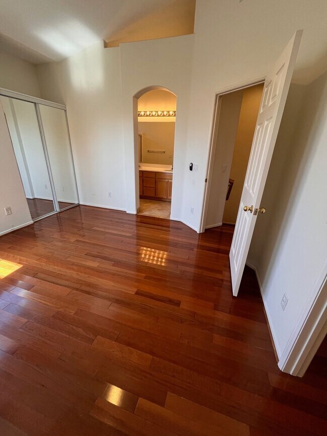 Building Photo - Encinitas Gem: Stunning 2 Bed 2.5 Bath Tow...