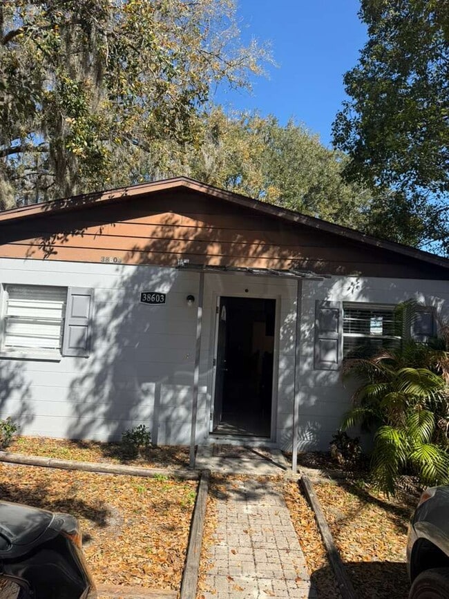 Building Photo - 38603 Naomi Ave