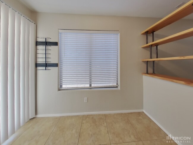 Building Photo - 43780 Elm Dr
