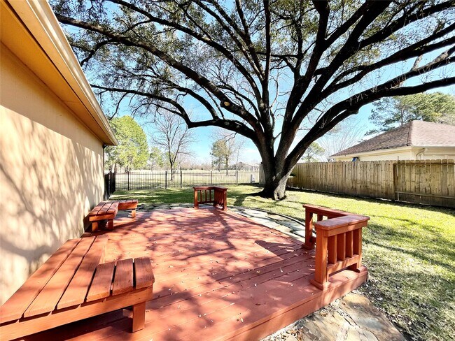 Building Photo - 15006 Elmont Dr