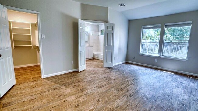 Building Photo - 711 House Creek Dr