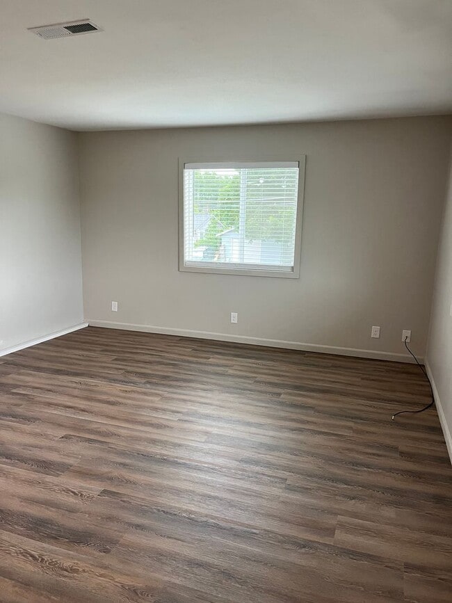 Building Photo - 1404 Toole Ave