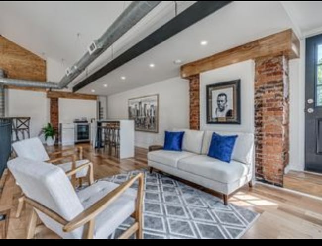 Building Photo - Madison Ave