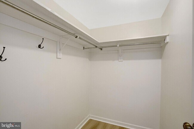 Building Photo - 5904 Mt Eagle Dr