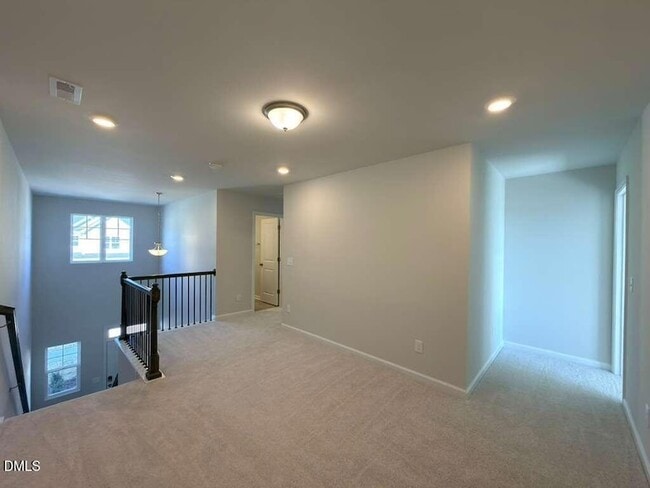 Building Photo - 2007 English Saddle Ln