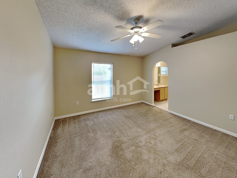 Building Photo - 7491 Volley Dr N