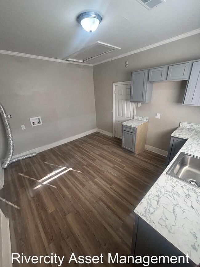 Building Photo - Cute Duplex For Rent!!!! Section 8 Welcomed !!!!