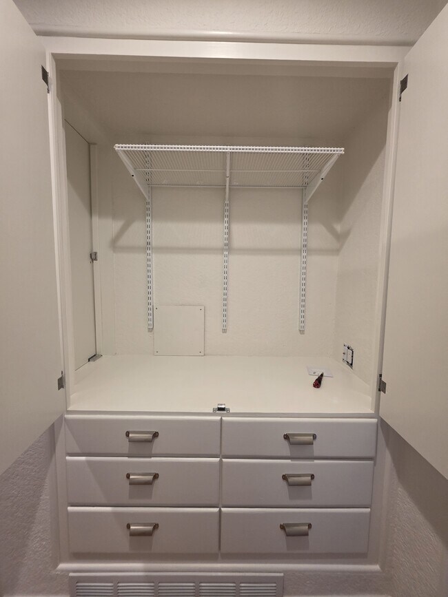 Building Photo - 963 Parkway Dr NW