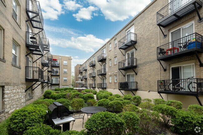 Building Photo - Gallery Central West End