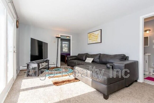 Building Photo - 4330 N Girard Ave