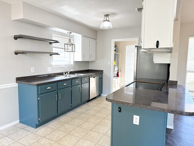 Building Photo - 1456 Champion Cove