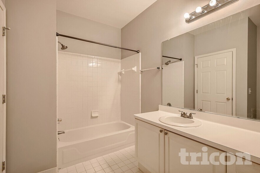 Building Photo - 9235 Raleigh Way