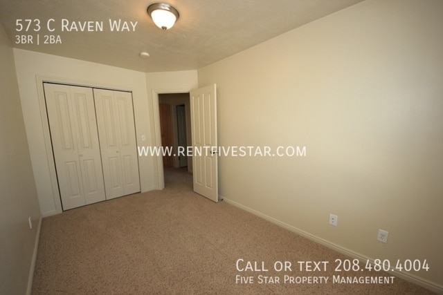 Building Photo - 573 Raven Way