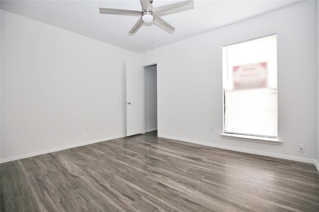 Building Photo - 10616 Mellow Meadow Dr