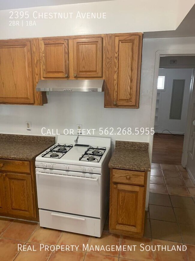 Building Photo - 2395 Chestnut Ave