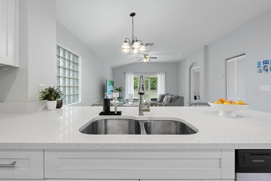 Building Photo - 6791 Lantern Key Dr