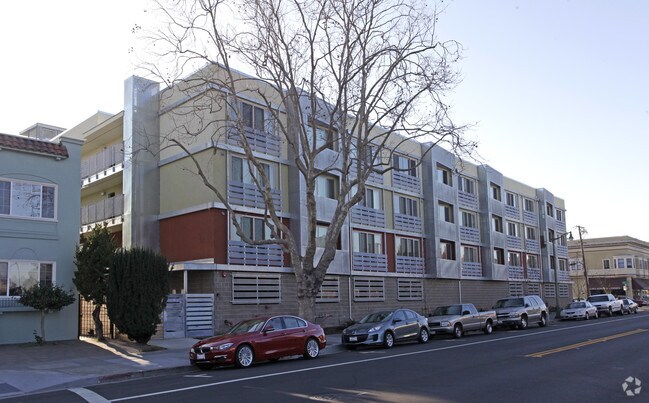 The Park Alameda  2428 Central Ave Alameda CA 94501  Apartment Finder