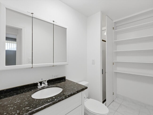 Building Photo - 14 Aulike St