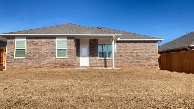 Building Photo - 3 Bedroom 2 Bathroom 2 Car Garage Home in Oakdale School District