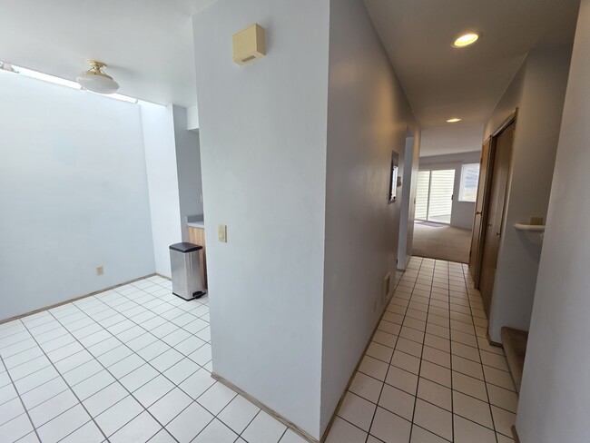Building Photo - 1728 Edwards Dr