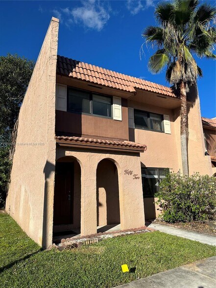 Building Photo - 52 Madrid Ln