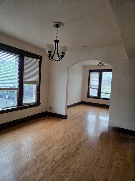 Building Photo - 3259 W Potomac Ave